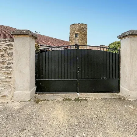 In بيت للعطل *